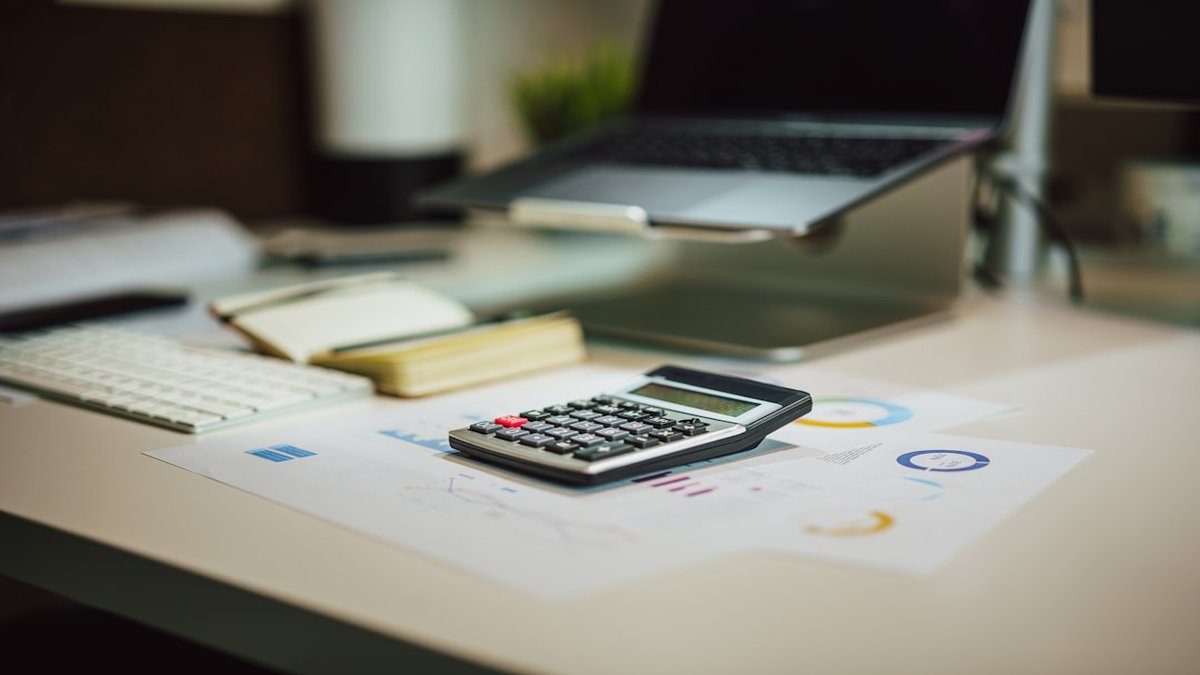 Calculatrice et graphiques de prix pour un site web